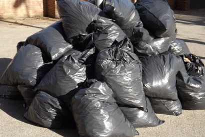 Est-il vrai que l’on risque une amende si on abandonne des déchets dans la rue ?